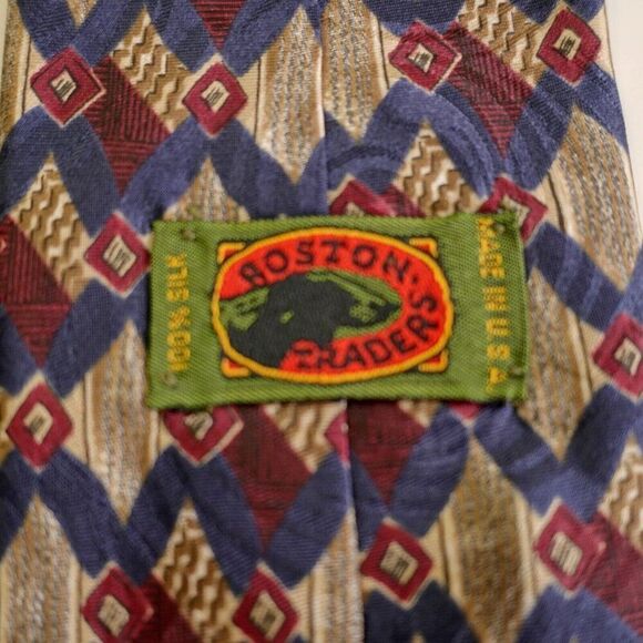 Boston Trader's Blue Tan Jacquard Print Abstract Geometeric Wide Short Silk Tie - Picture 2 of 4